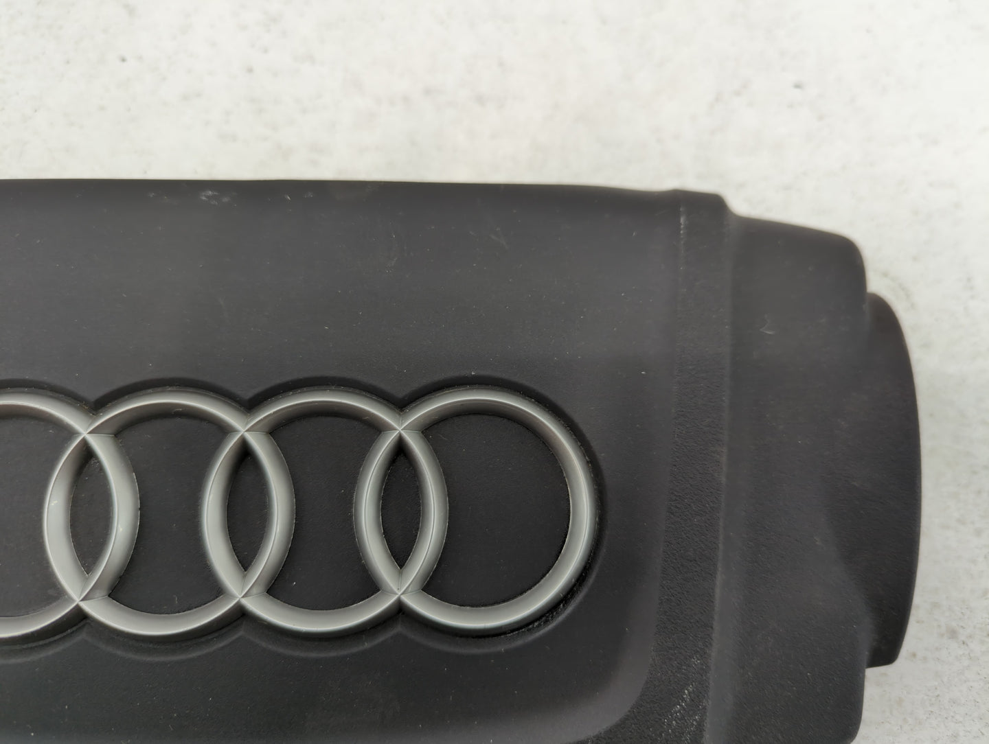 2010 Audi Q5 Engine Cover - Oemusedautoparts1.com