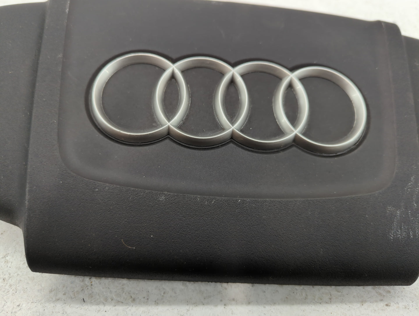 2010 Audi Q5 Engine Cover - Oemusedautoparts1.com