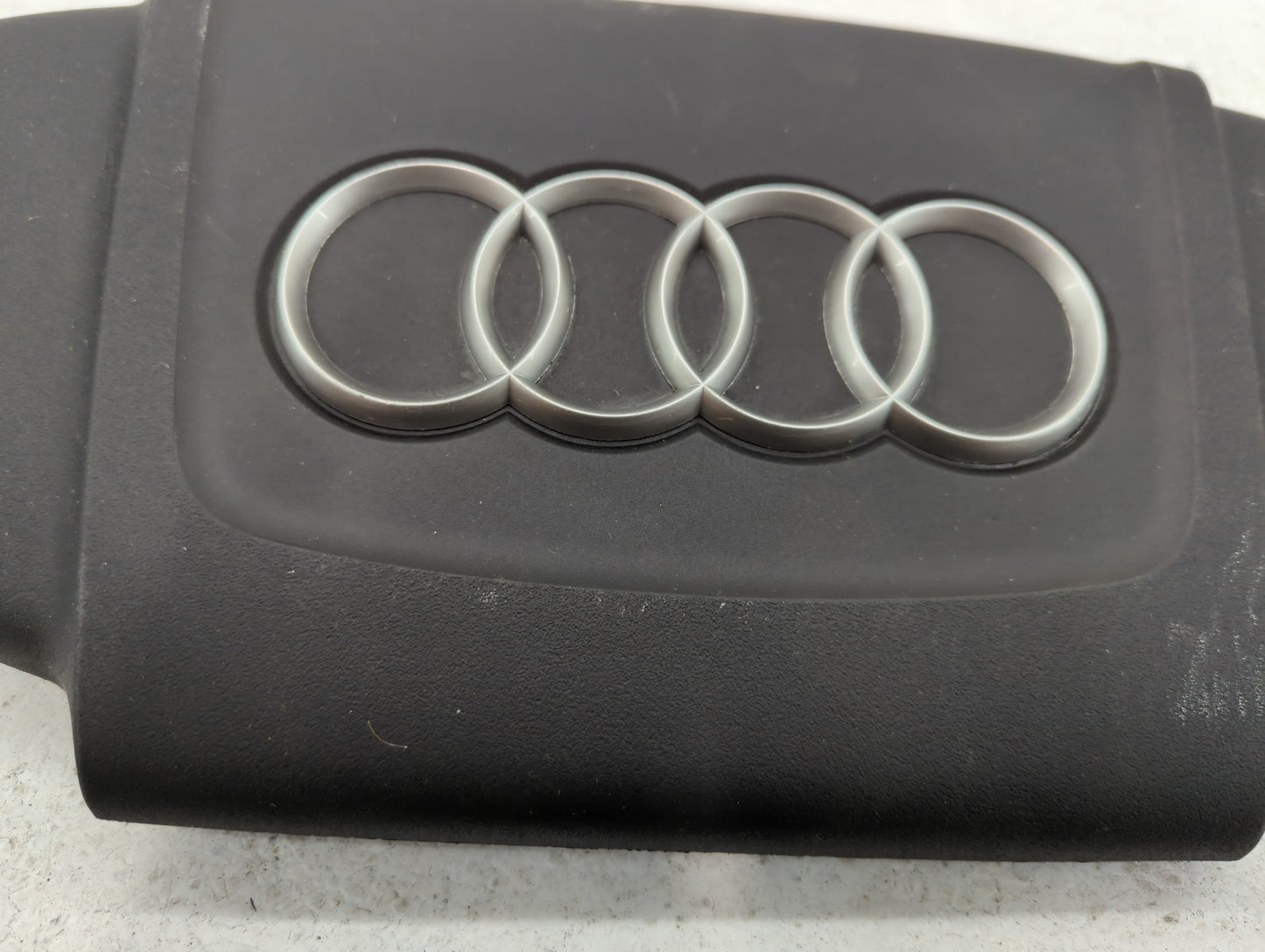 2010 Audi Q5 Engine Cover - Oemusedautoparts1.com