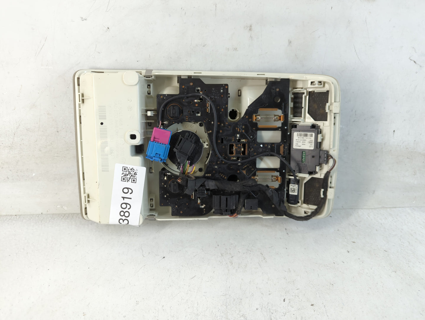 2009-2017 Audi Q5 Overhead Roof Console 838919 - Oemusedautoparts1.com