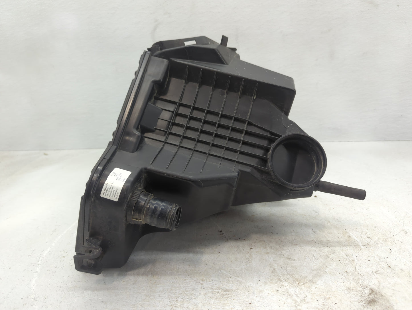 2010-2011 Audi Q5 Air Cleaner Intake-duct Hose Tube - Oemusedautoparts1.com