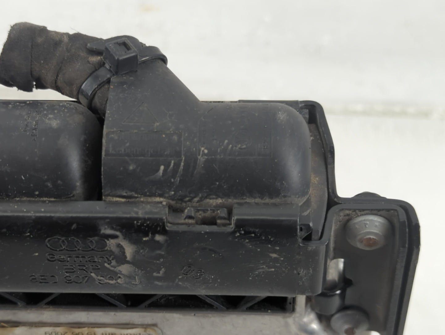 2010 Audi Q7 PCM Engine Control Computer ECU ECM PCU OEM P/N:4L0 910 5 Fits OEM Used Auto Parts - Oemusedautoparts1.com