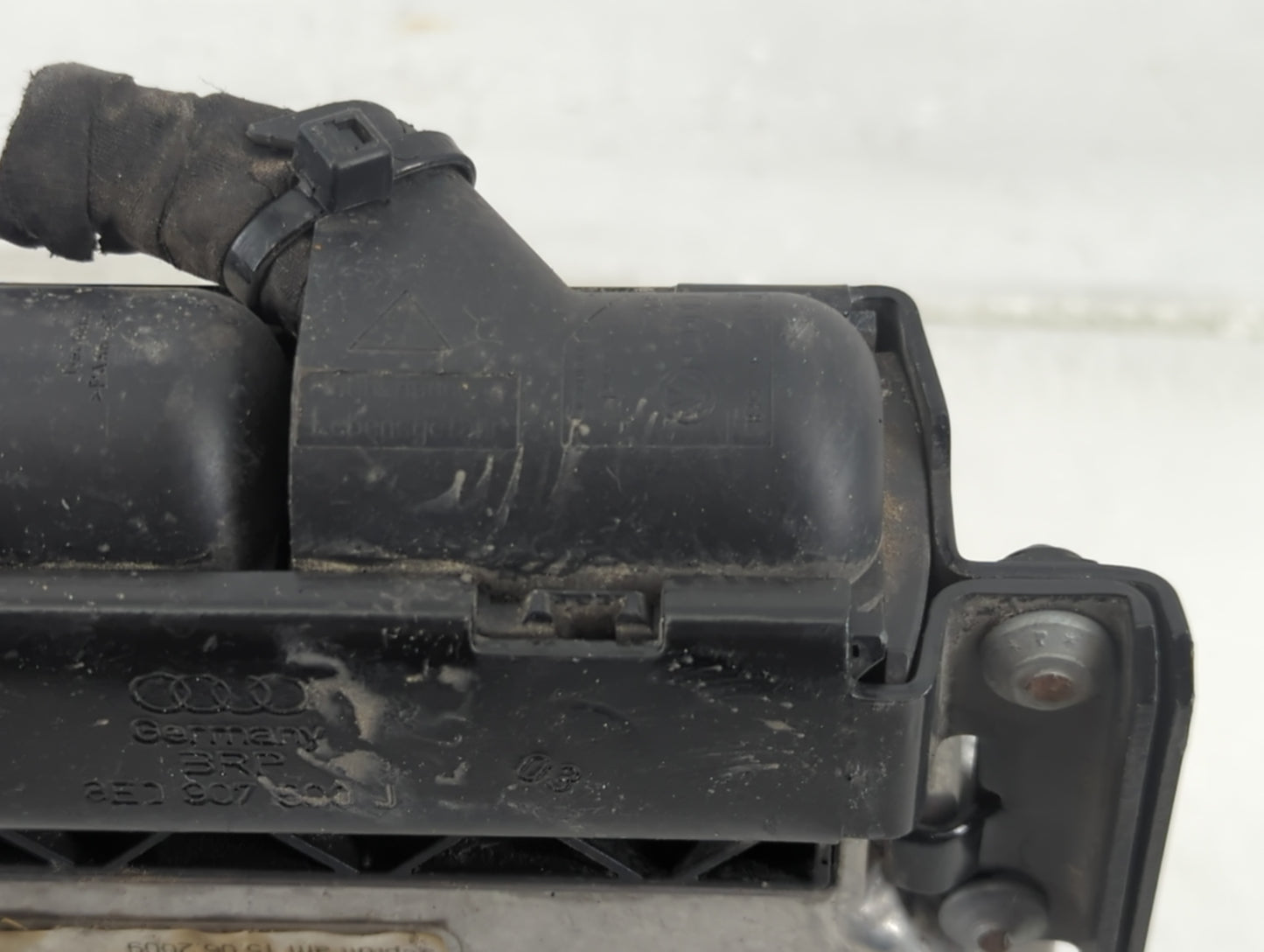 2010 Audi Q7 PCM Engine Control Computer ECU ECM PCU OEM P/N:4L0 910 5 Fits OEM Used Auto Parts - Oemusedautoparts1.com