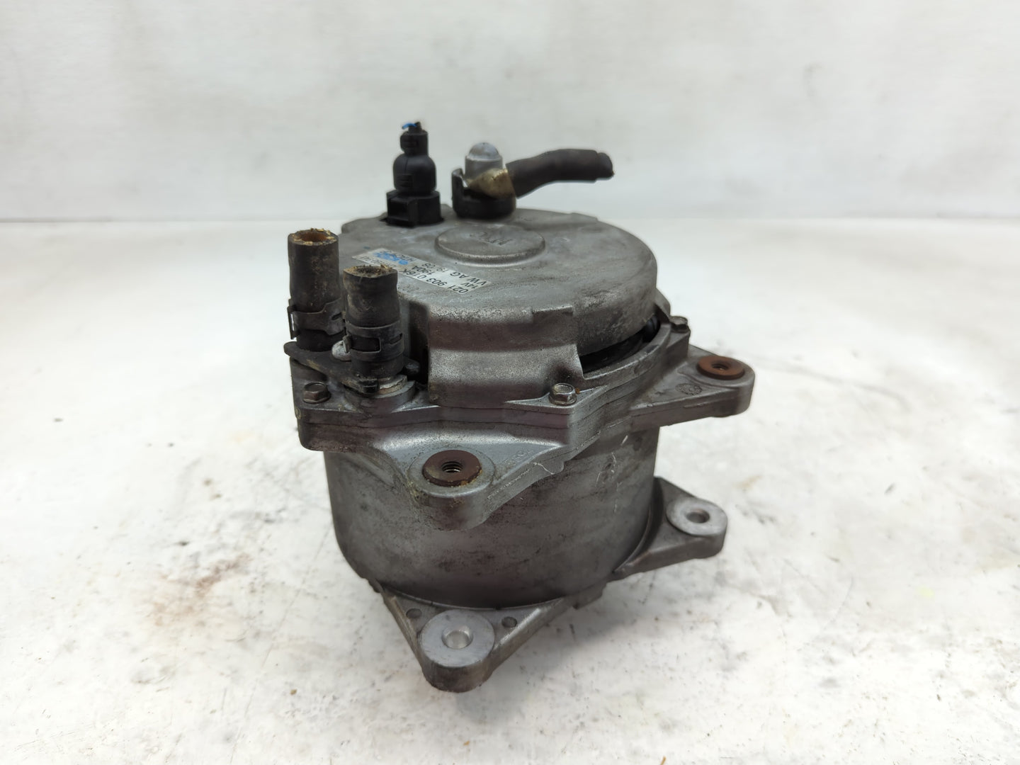 2009-2010 Audi Q7 Alternator Replacement Generator Charging Assembly Engine OEM P/N:021903016 180AVWAG Fits Fits 2009 2010 O