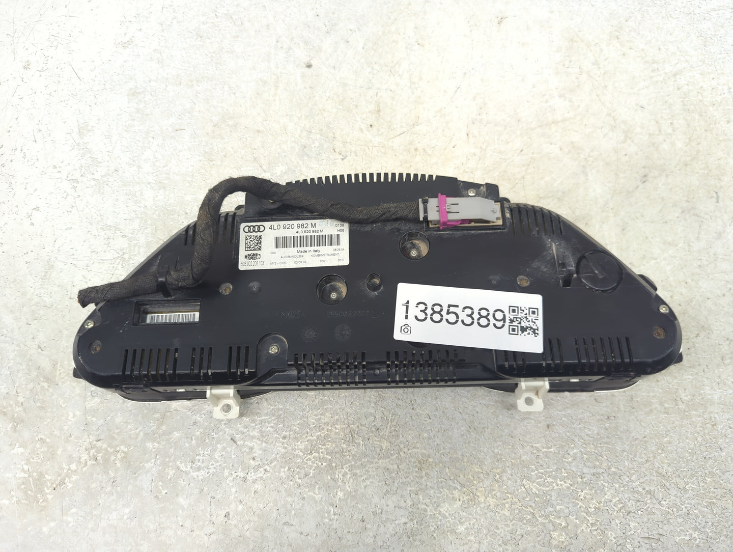 2010 Audi Q7 Instrument Cluster Speedometer Gauges P/N:4L0 920 982 M Fits OEM Used Auto Parts - Oemusedautoparts1.com