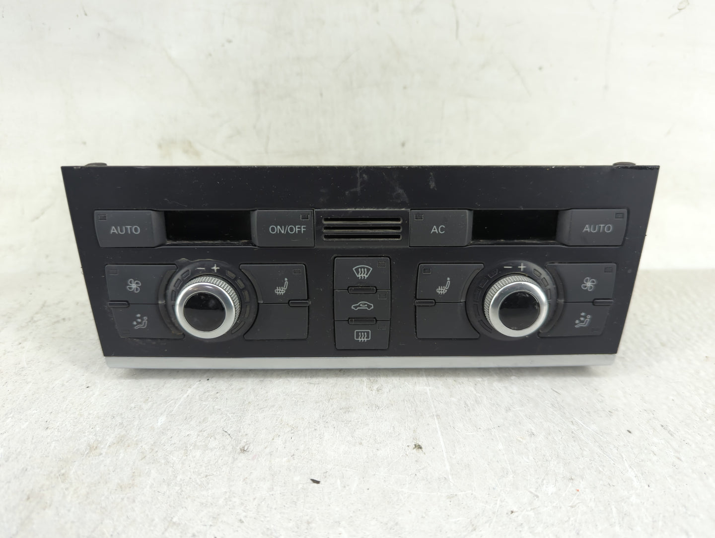 2010-2011 Audi Q7 Climate Control Module Temperature AC/Heater Replacement P/N:4L0 820 043 AB Fits Fits 2010 2011 OEM Used A
