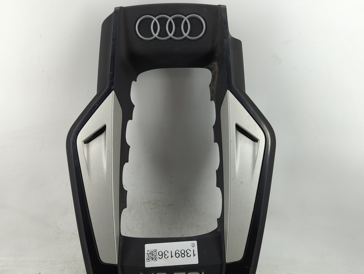 2010 Audi Q7 Engine Cover - Oemusedautoparts1.com