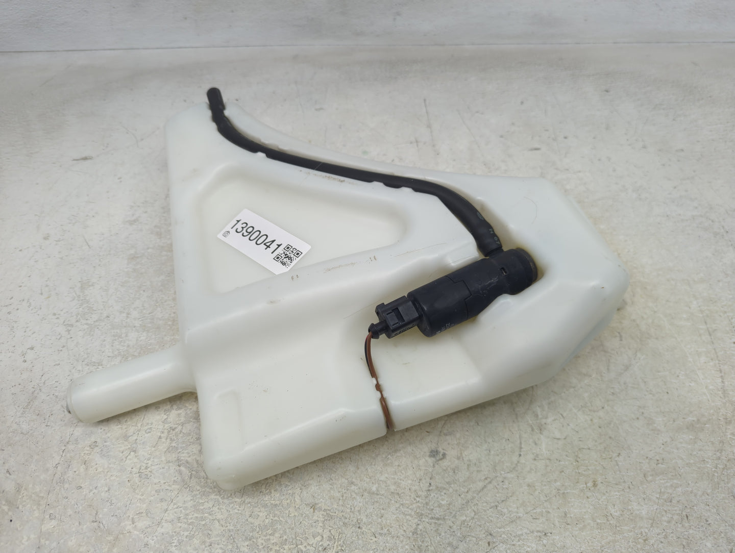 2010-2015 Audi Q7 Windshield Washer Fluid Reservoir Bottle Oem - Oemusedautoparts1.com
