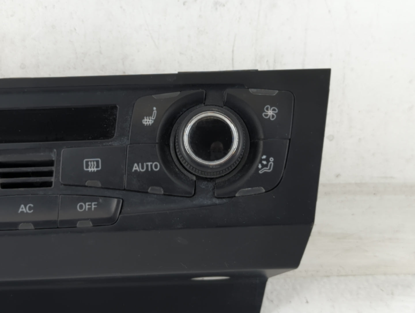 2010-2012 Audi S4 Climate Control Module Temperature AC/Heater Replacement P/N:8T1 820 043 AQ Fits OEM Used Auto Parts - Oem