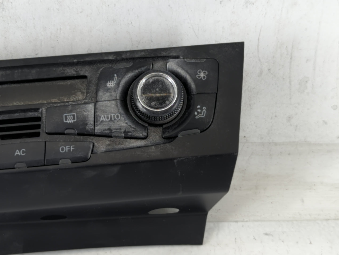 2010-2012 Audi S4 Climate Control Module Temperature AC/Heater Replacement P/N:8T1 820 043 AQ Fits OEM Used Auto Parts - Oem