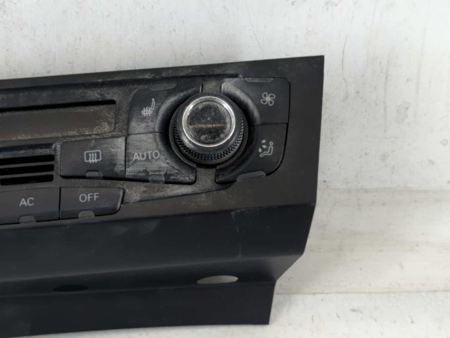 2010-2012 Audi S4 Climate Control Module Temperature AC/Heater Replacement P/N:8T1 820 043 AQ Fits OEM Used Auto Parts - Oem
