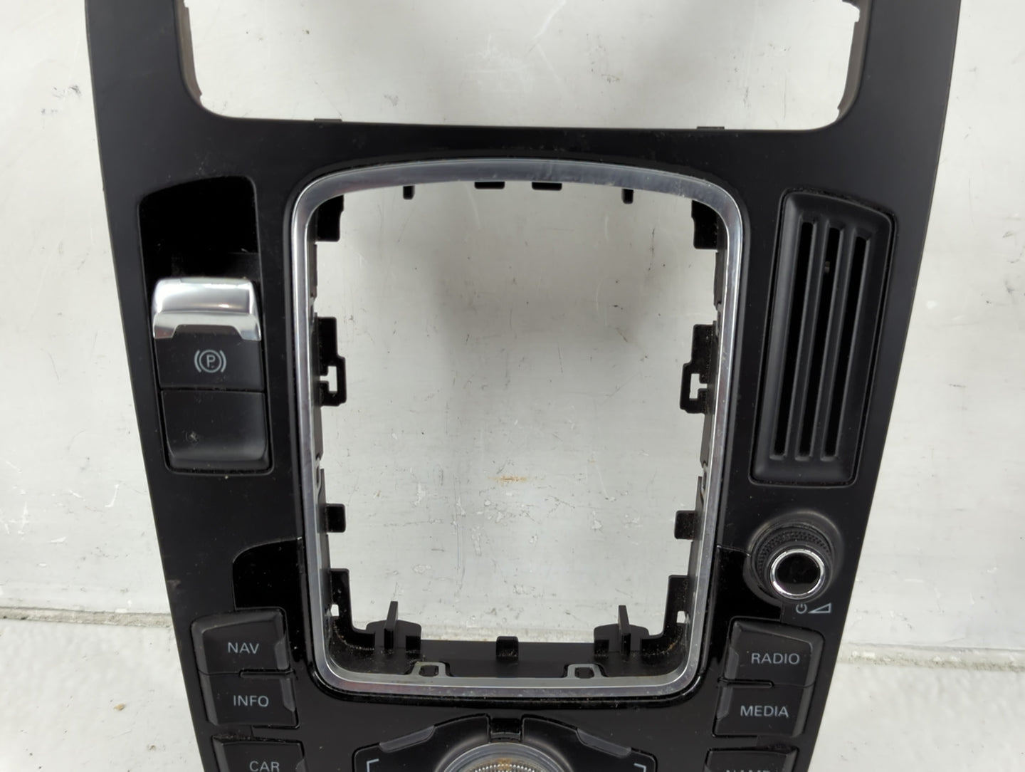 2008-2012 Audi S5 Radio Control Panel - Oemusedautoparts1.com