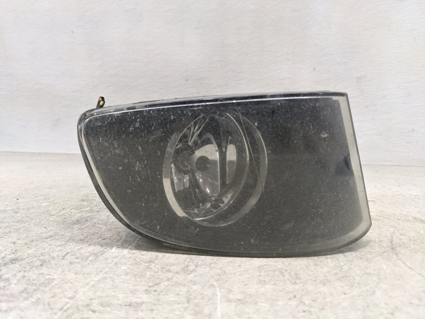 2007-2010 Bmw 328i Tail Light Assembly Passenger Right OEM P/N:6 937 466 Fits Fits 2007 2008 2009 2010 OEM Used Auto Parts -