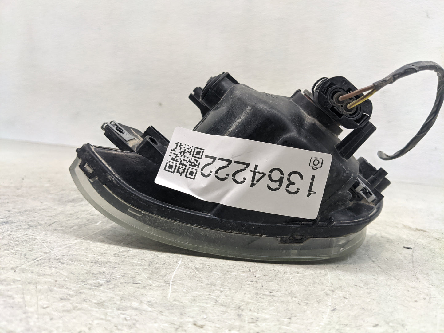2007-2010 Bmw 328i Tail Light Assembly Passenger Right OEM P/N:6 937 466 Fits Fits 2007 2008 2009 2010 OEM Used Auto Parts -