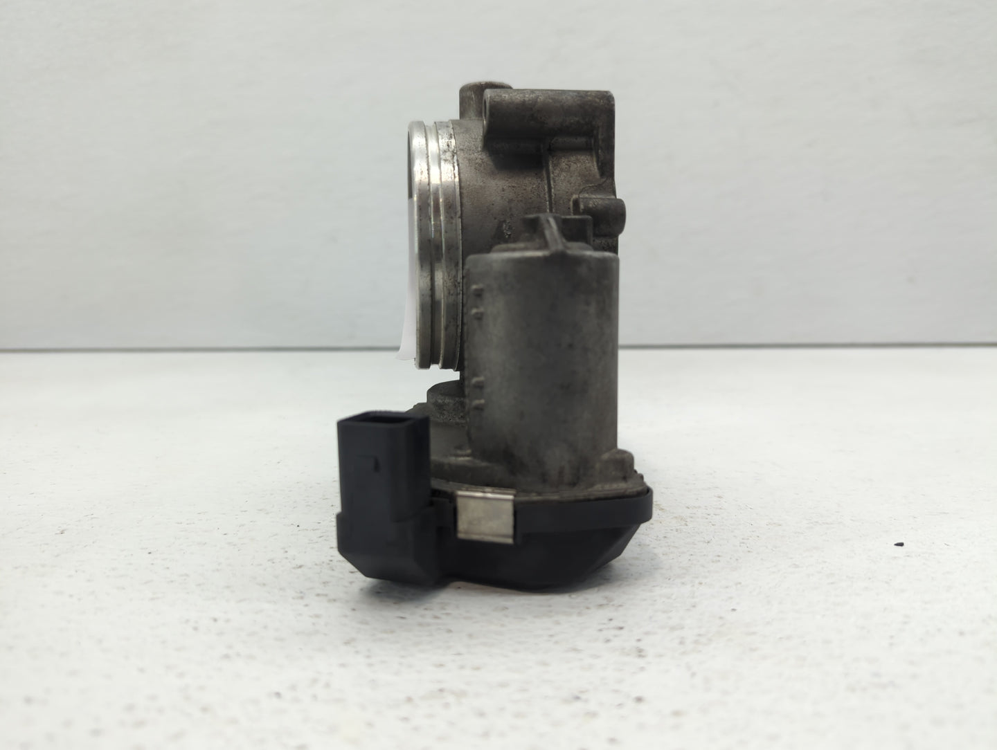 2007-2013 Bmw 328i Throttle Body P/N:1354 7556118-04 1354 7556118-03 Fits Fits 2007 2008 2009 2010 2011 2012 2013 OEM Used A