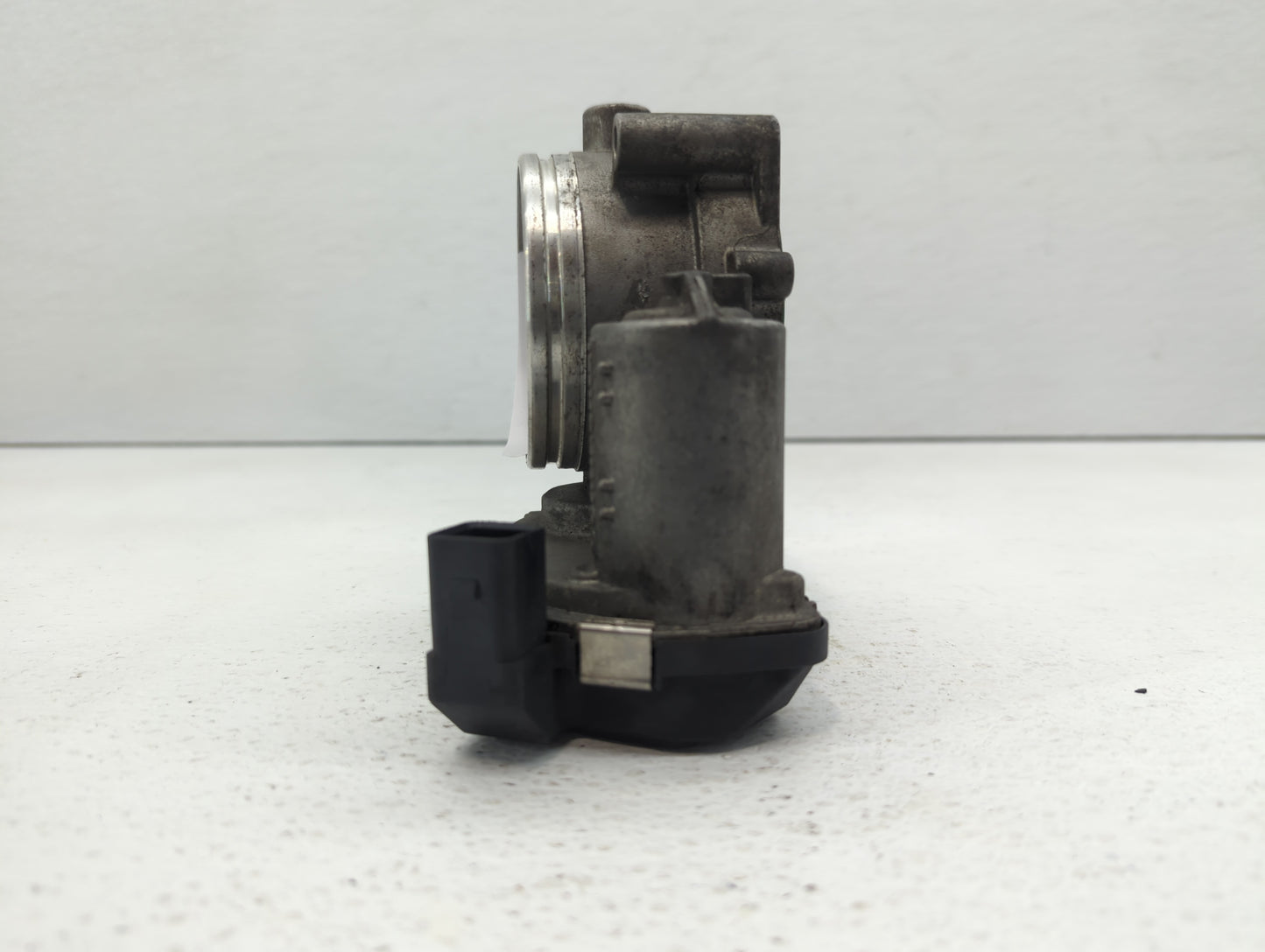 2007-2013 Bmw 328i Throttle Body P/N:1354 7556118-04 1354 7556118-03 Fits Fits 2007 2008 2009 2010 2011 2012 2013 OEM Used A