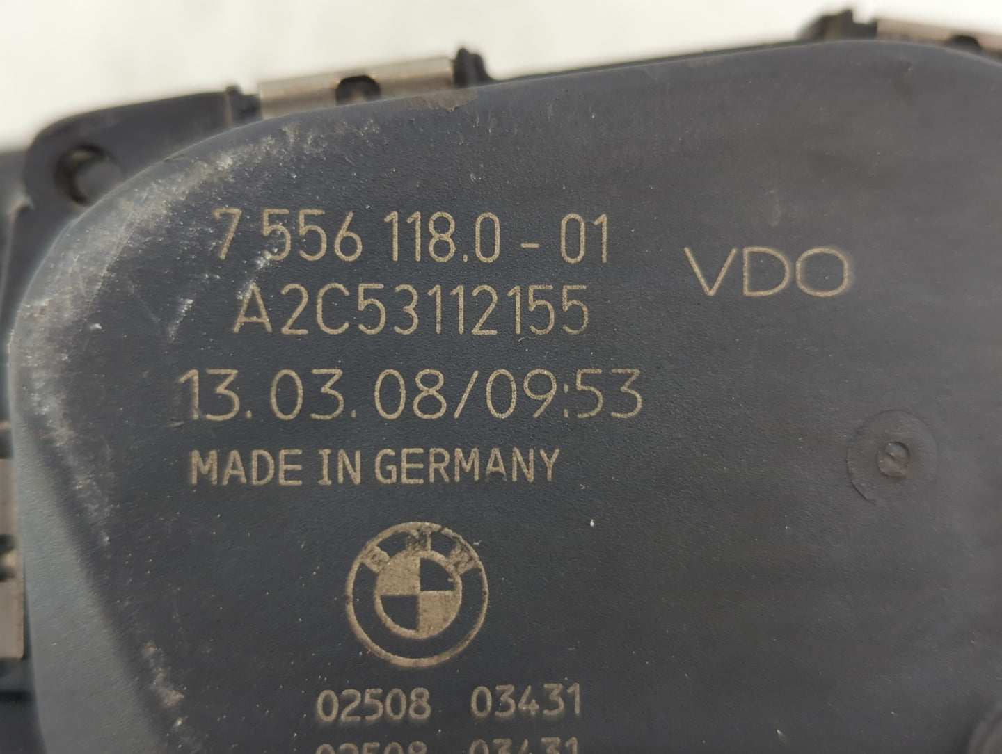 2007-2013 Bmw 328i Throttle Body P/N:7 556 118 Fits Fits 2007 2008 2009 2010 2011 2012 2013 OEM Used Auto Parts - Oemusedaut