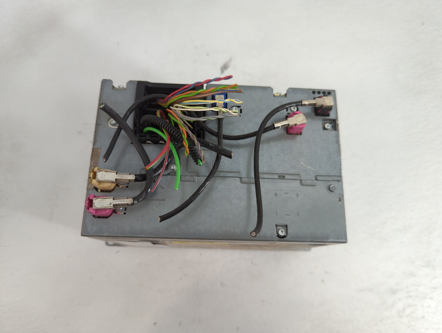 2010 Bmw 525i Radio AM FM Cd Player Receiver Replacement P/N:CI 9 239 214 01 Fits OEM Used Auto Parts - Oemusedautoparts1.co