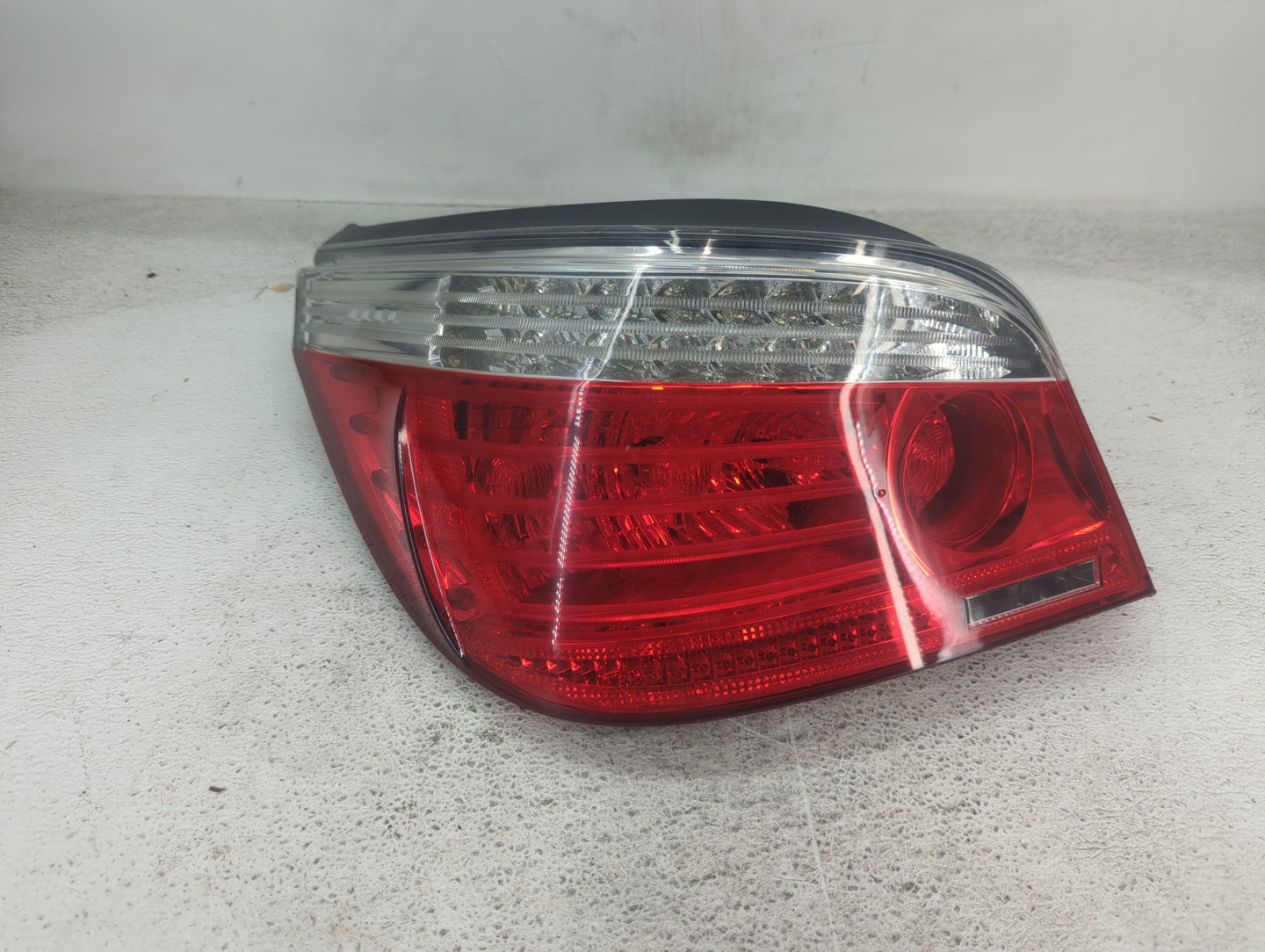 2008-2010 Bmw 528 Tail Light Assembly Passenger Right OEM P/N:63217180515 009425-037 Fits Fits 2008 2009 2010 OEM Used Auto 