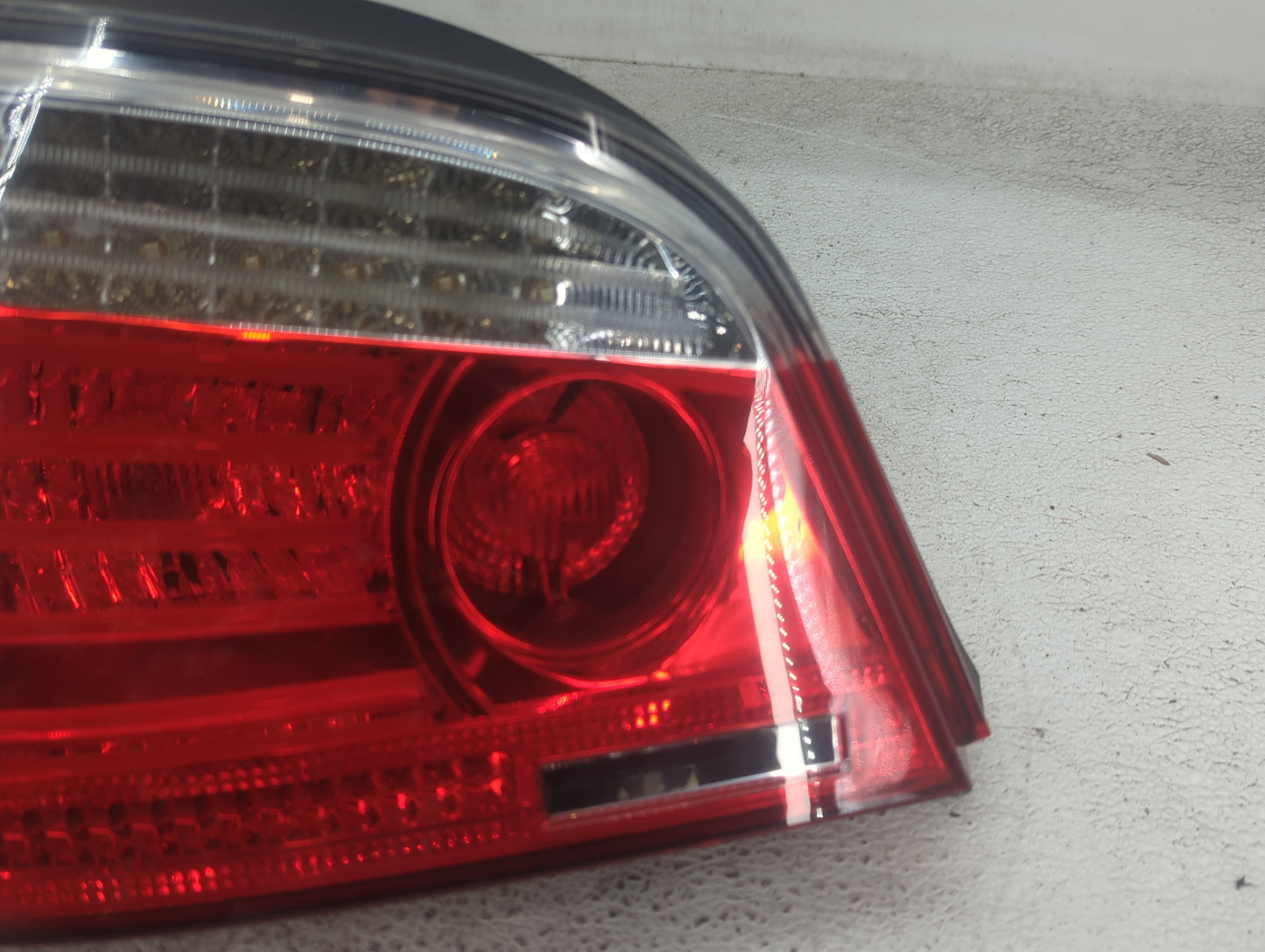 2008-2010 Bmw 528 Tail Light Assembly Passenger Right OEM P/N:63217180515 009425-037 Fits Fits 2008 2009 2010 OEM Used Auto 