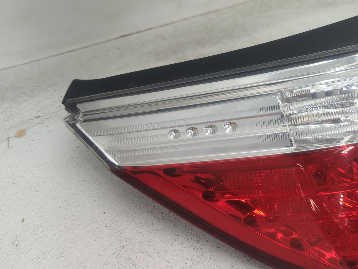 2008-2010 Bmw 528 Tail Light Assembly Passenger Right OEM P/N:63217180515 009425-037 Fits Fits 2008 2009 2010 OEM Used Auto 