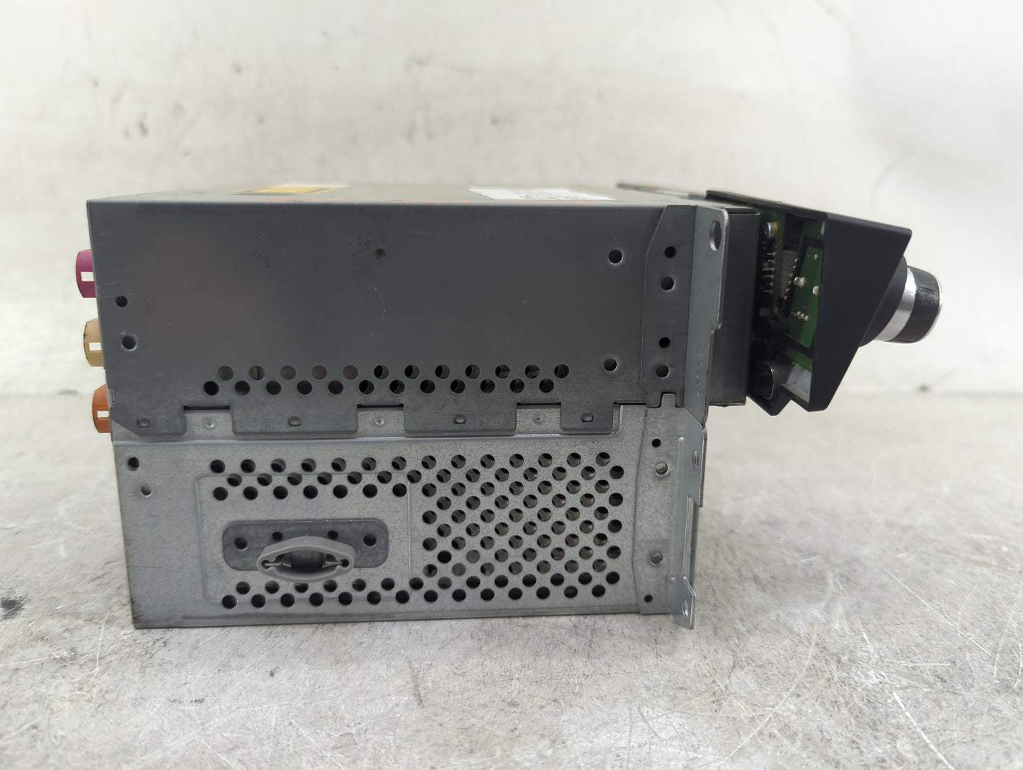 2010 Bmw 528 Radio AM FM Cd Player Receiver Replacement P/N:9214927 Fits OEM Used Auto Parts - Oemusedautoparts1.com