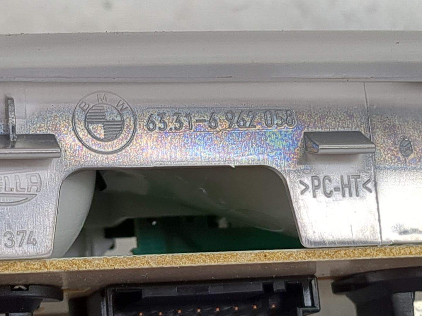 2010 Bmw 528 Overhead Roof Console White - Oemusedautoparts1.com
