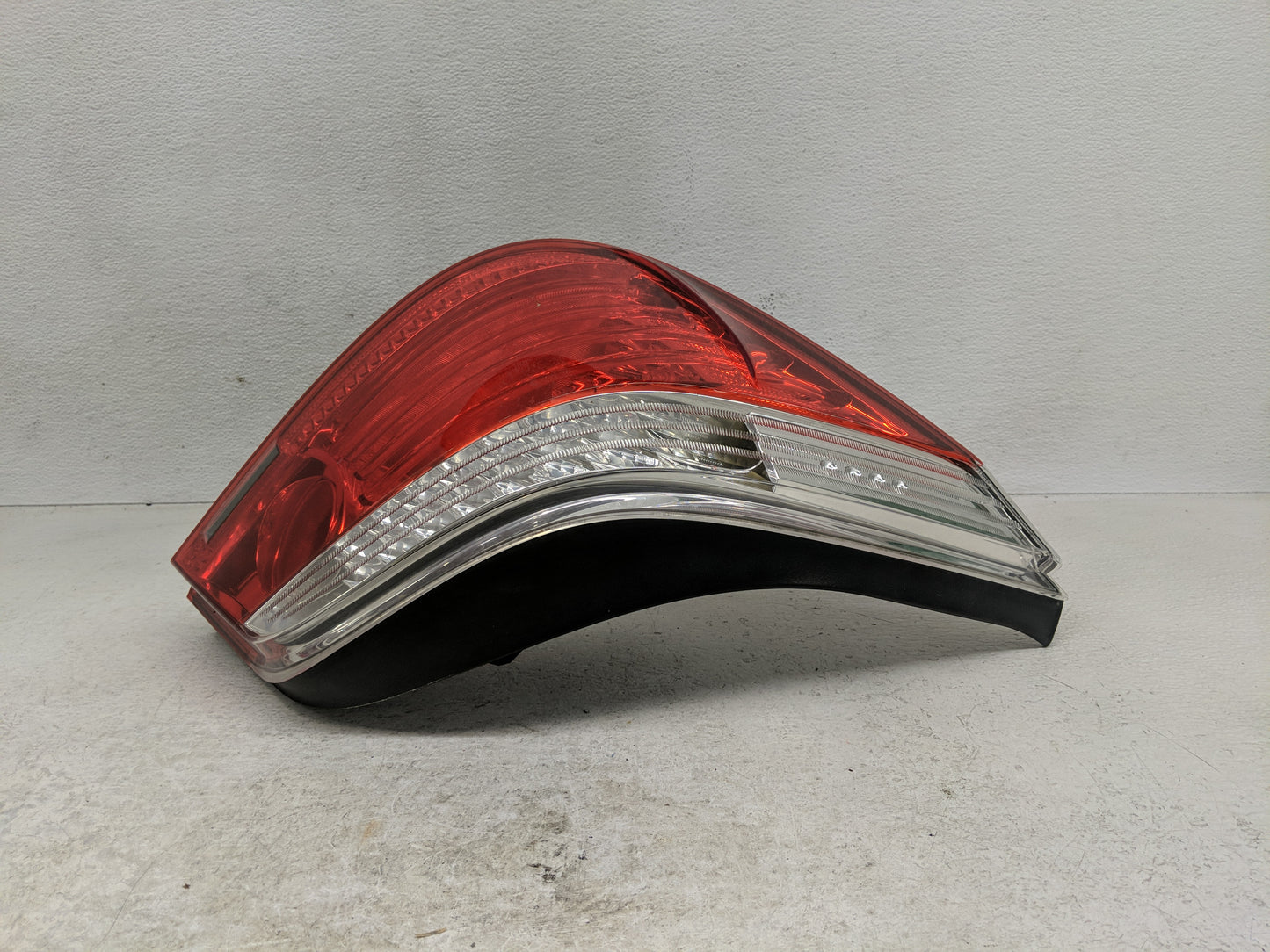 2008-2010 Bmw 528i Tail Light Assembly Driver Left OEM P/N:195 285-01 Fits Fits 2008 2009 2010 OEM Used Auto Parts - Oemused