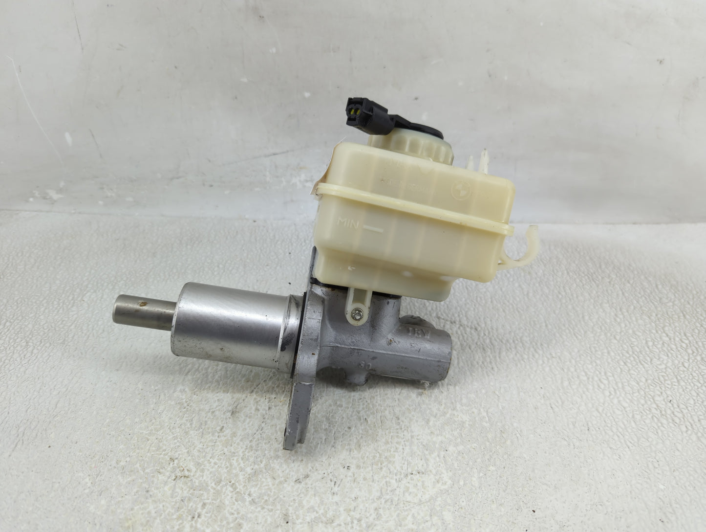 2008-2010 Bmw 528i Brake Master Cylinder - Oemusedautoparts1.com