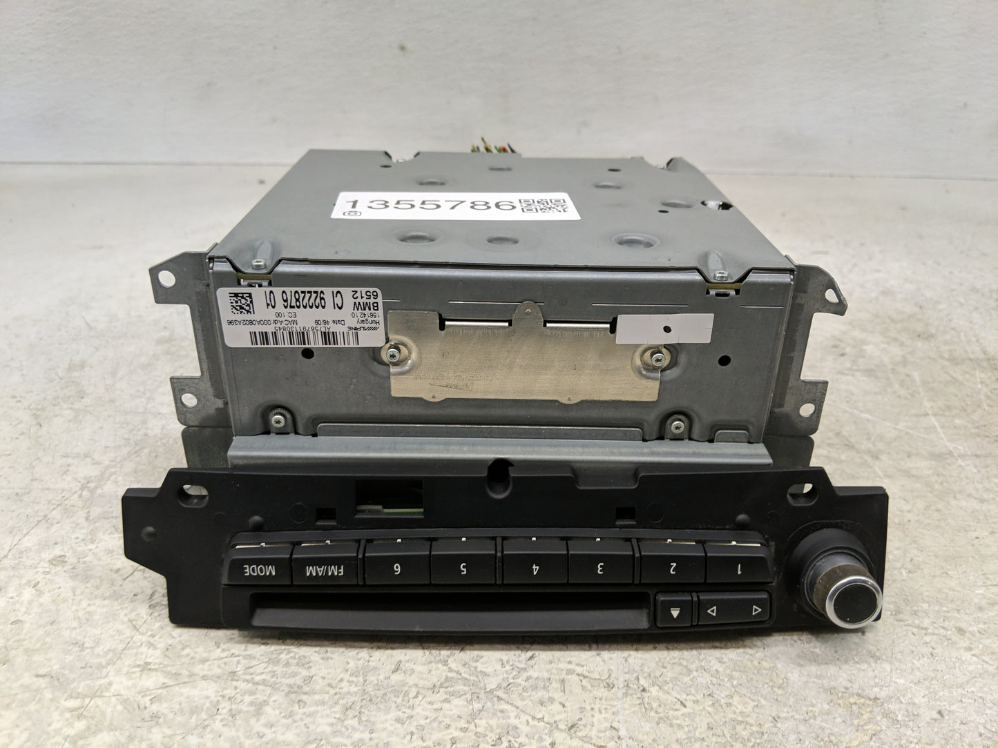 2008-2010 Bmw 528i Radio AM FM Cd Player Receiver Replacement P/N:9222876 01 Fits Fits 2008 2009 2010 OEM Used Auto Parts - 