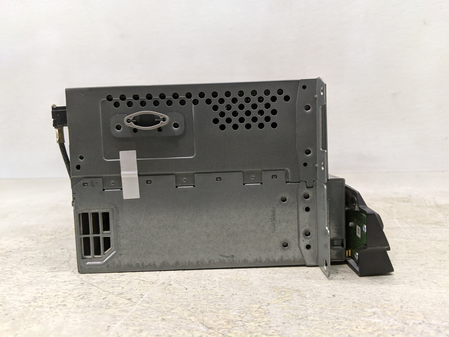 2008-2010 Bmw 528i Radio AM FM Cd Player Receiver Replacement P/N:9222876 01 Fits Fits 2008 2009 2010 OEM Used Auto Parts - 