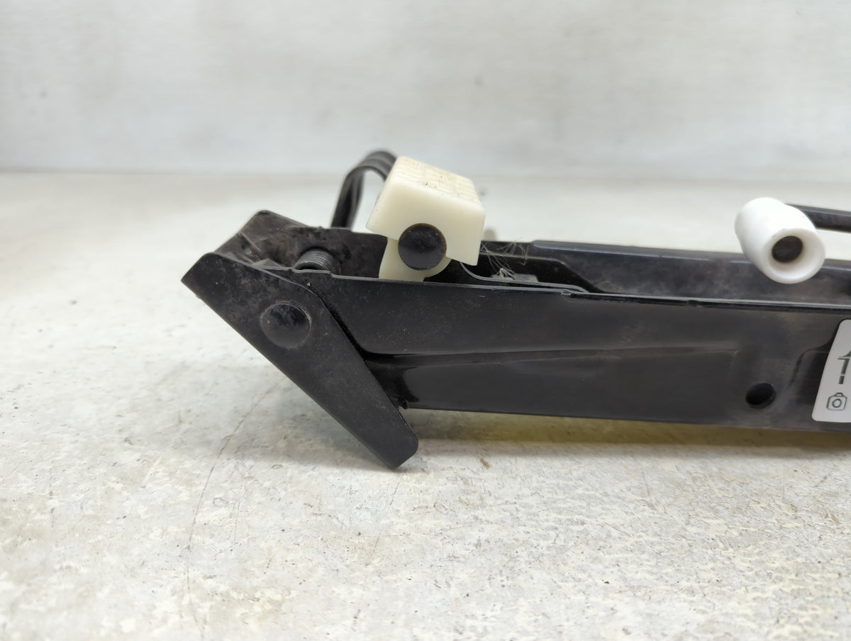 2010 Bmw 528i Spare Scissor Car Jack - Oemusedautoparts1.com