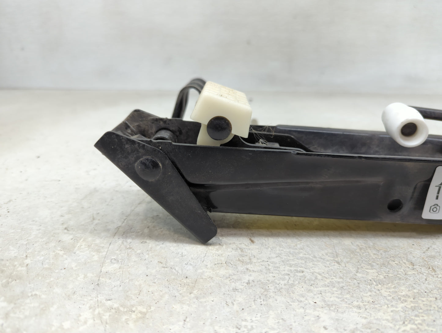 2010 Bmw 528i Spare Scissor Car Jack - Oemusedautoparts1.com