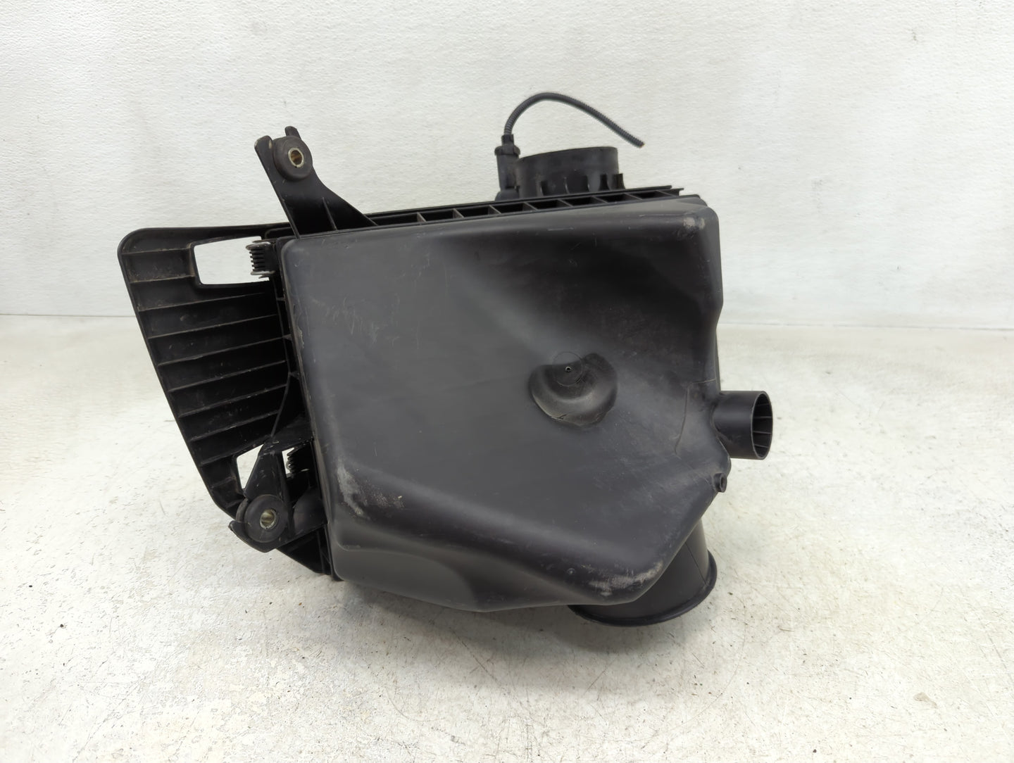 2008-2010 Bmw 528i Air Cleaner Intake-duct Hose Tube - Oemusedautoparts1.com