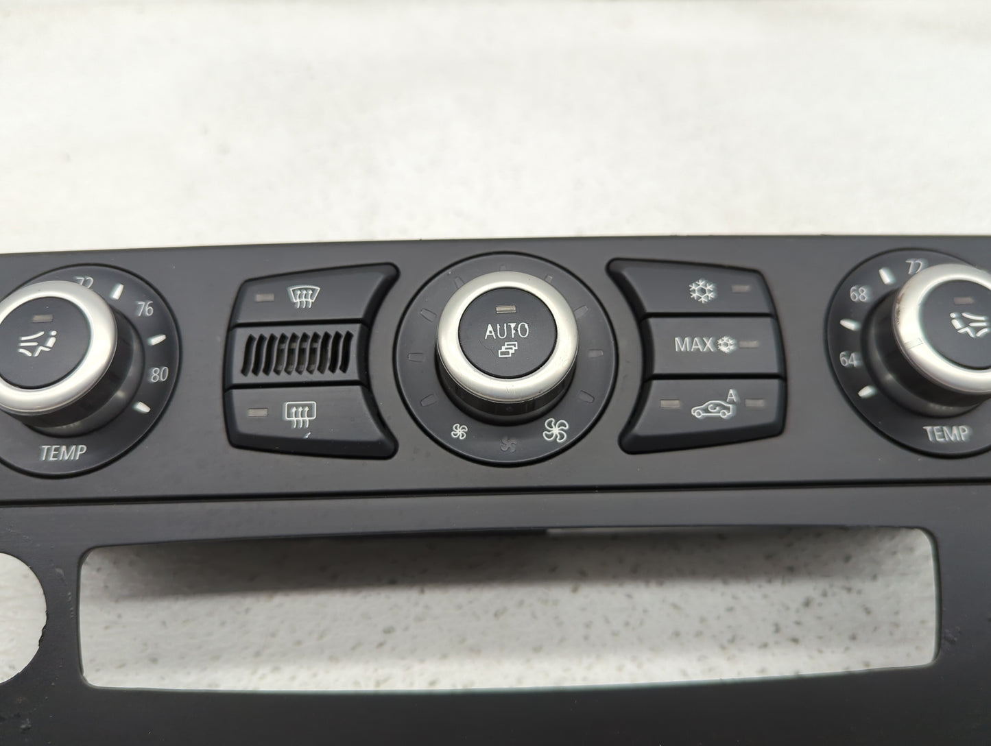 2008-2010 Bmw 528i Climate Control Module Temperature AC/Heater Replacement P/N:9177715-02 Fits Fits 2008 2009 2010 OEM Used