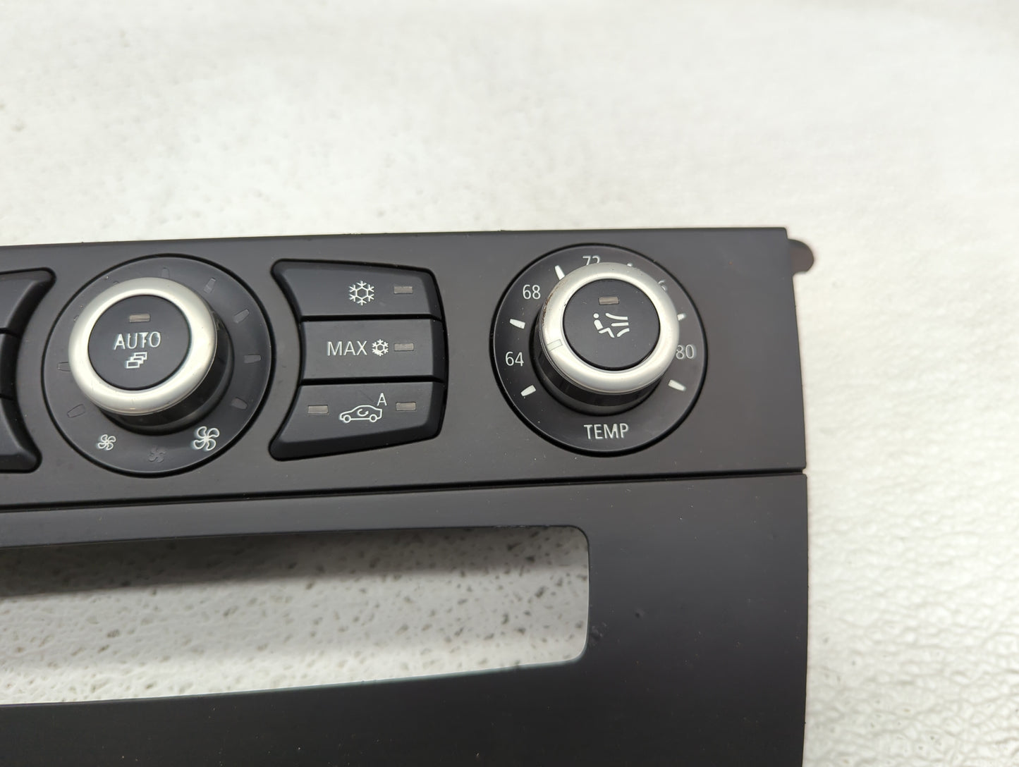 2008-2010 Bmw 528i Climate Control Module Temperature AC/Heater Replacement P/N:9177715-02 Fits Fits 2008 2009 2010 OEM Used