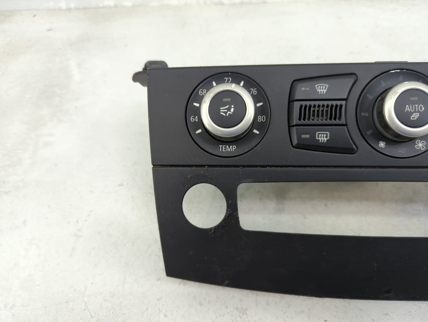 2010 Bmw 528i Climate Control Module Temperature AC/Heater Replacement Fits OEM Used Auto Parts - Oemusedautoparts1.com