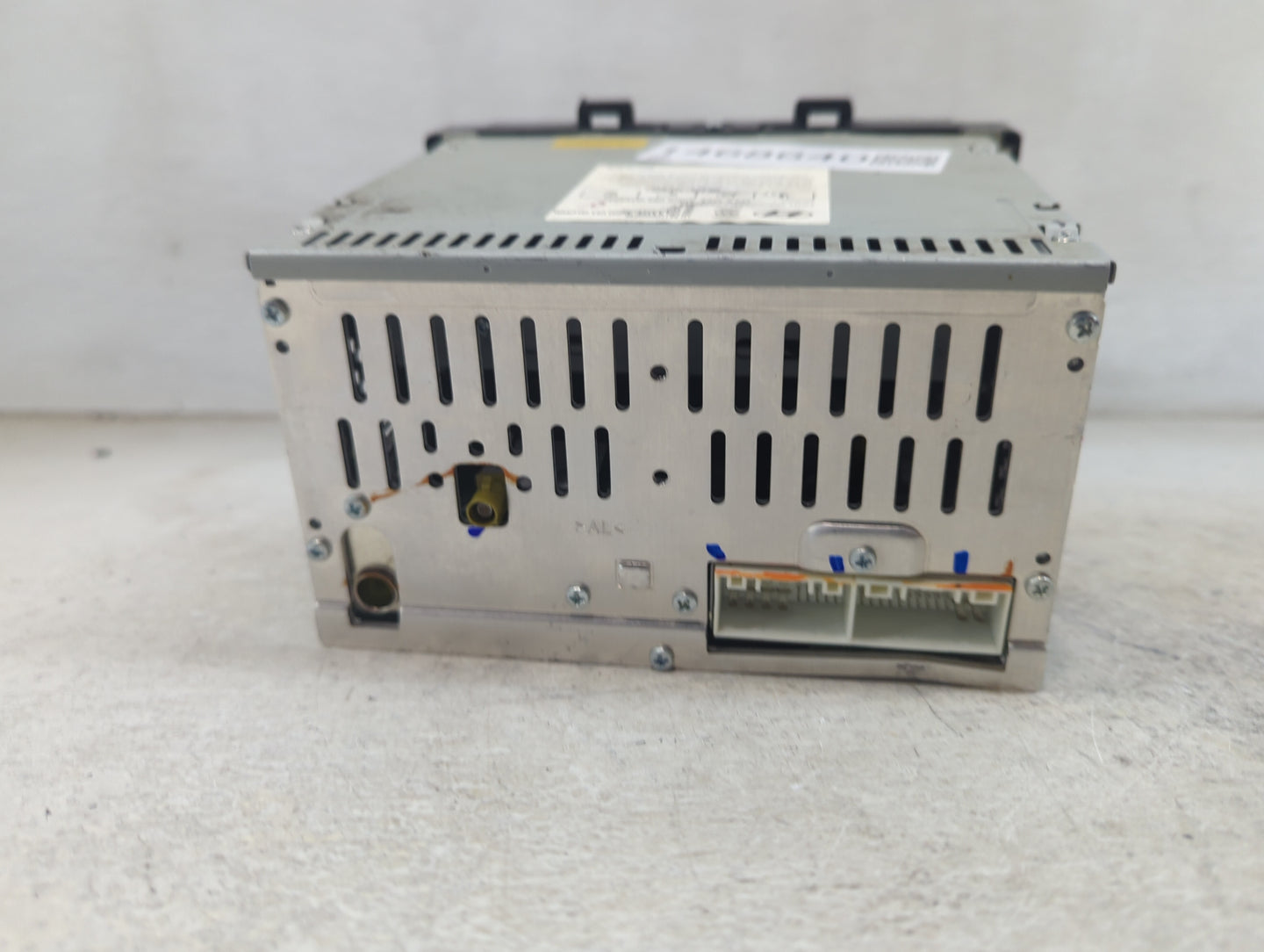 2010 Bmw 528i Radio AM FM Cd Player Receiver Replacement Fits OEM Used Auto Parts - Oemusedautoparts1.com