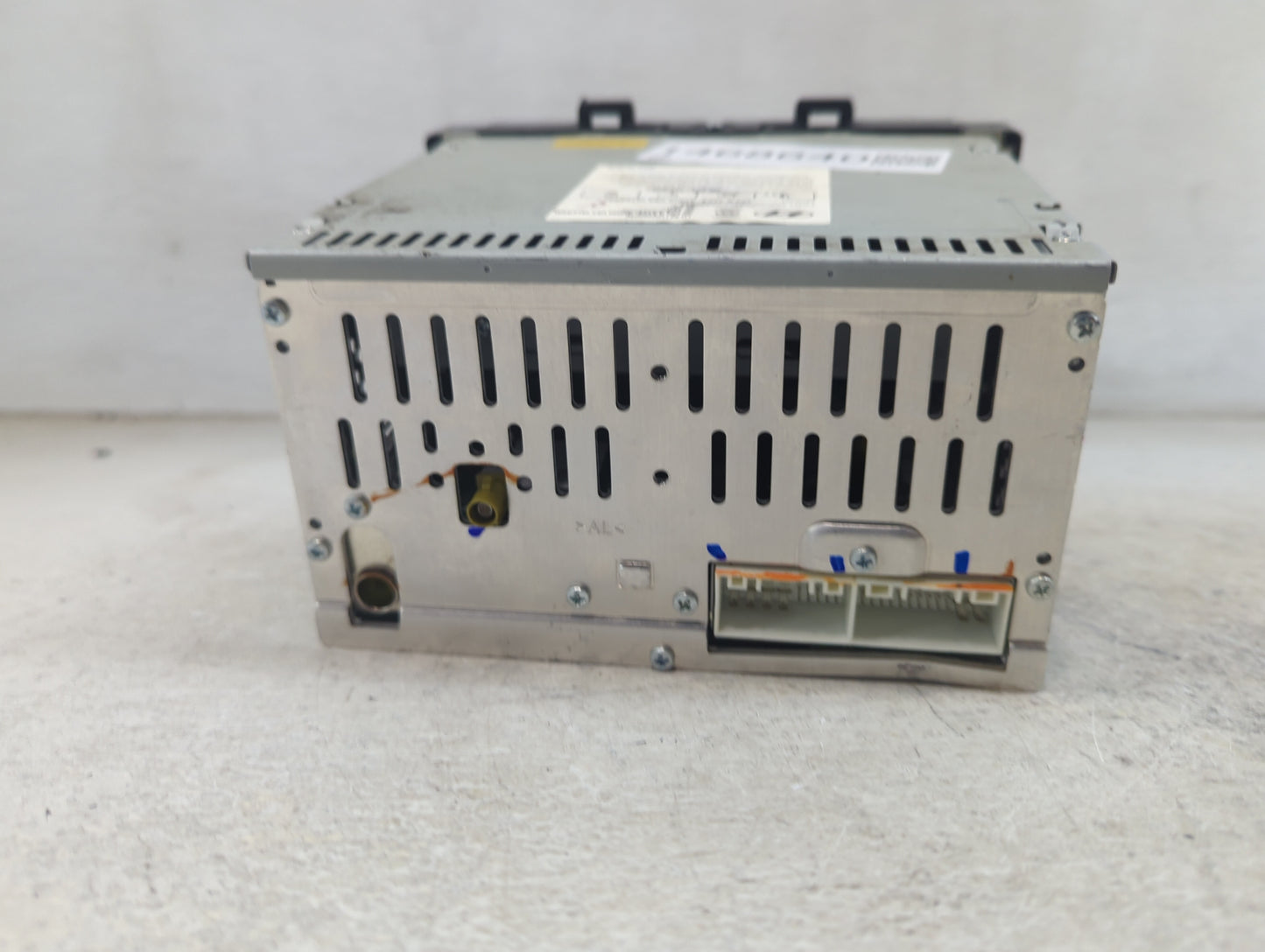2010 Bmw 528i Radio AM FM Cd Player Receiver Replacement Fits OEM Used Auto Parts - Oemusedautoparts1.com
