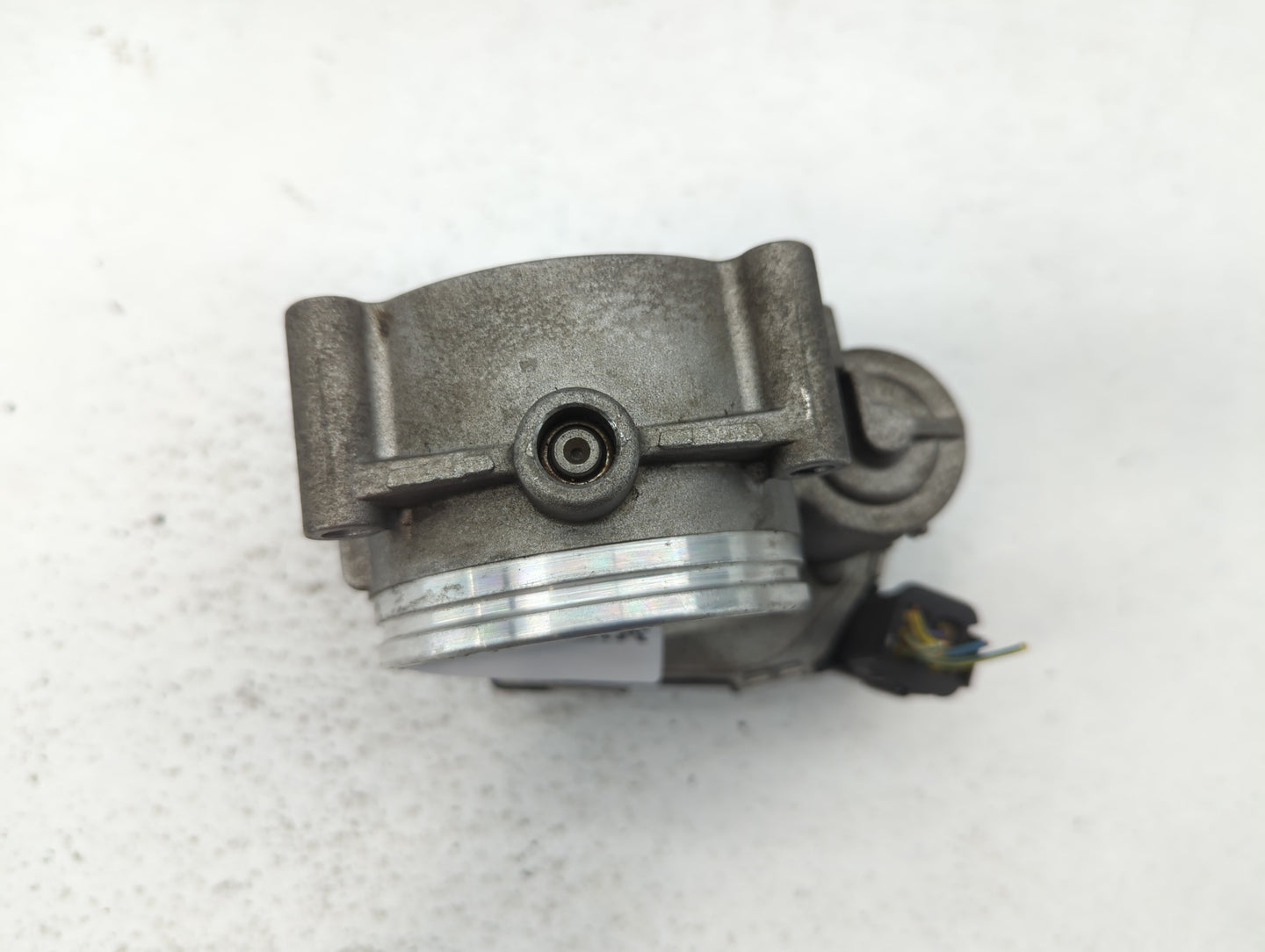 2008-2011 Bmw 528i Throttle Body P/N:1354 7556118-04 1354 7556118-03 Fits Fits 2007 2008 2009 2010 2011 2012 2013 OEM Used A