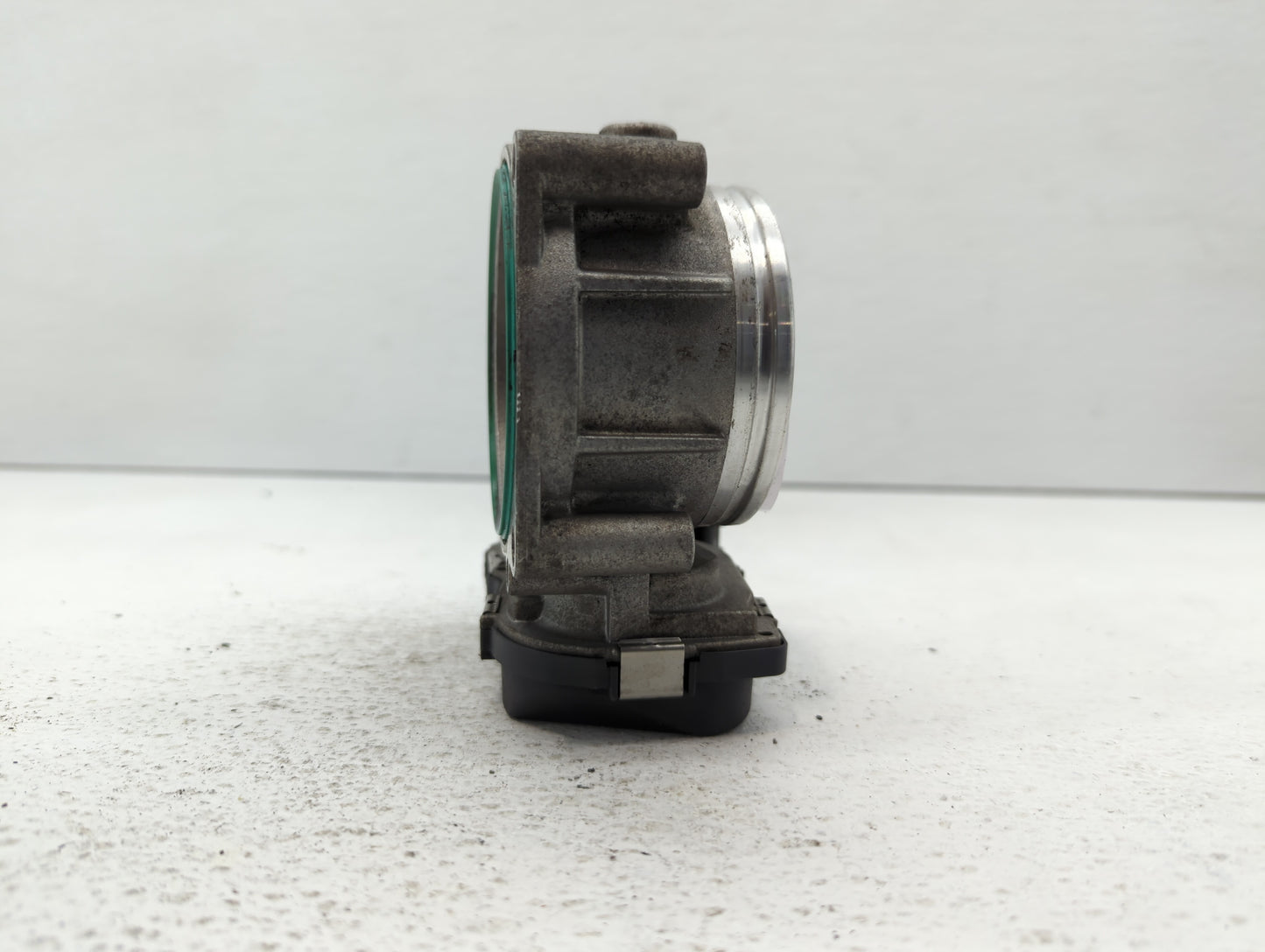 2008-2011 Bmw 528i Throttle Body P/N:1354 7556118-04 1354 7556118-03 Fits Fits 2007 2008 2009 2010 2011 2012 2013 OEM Used A