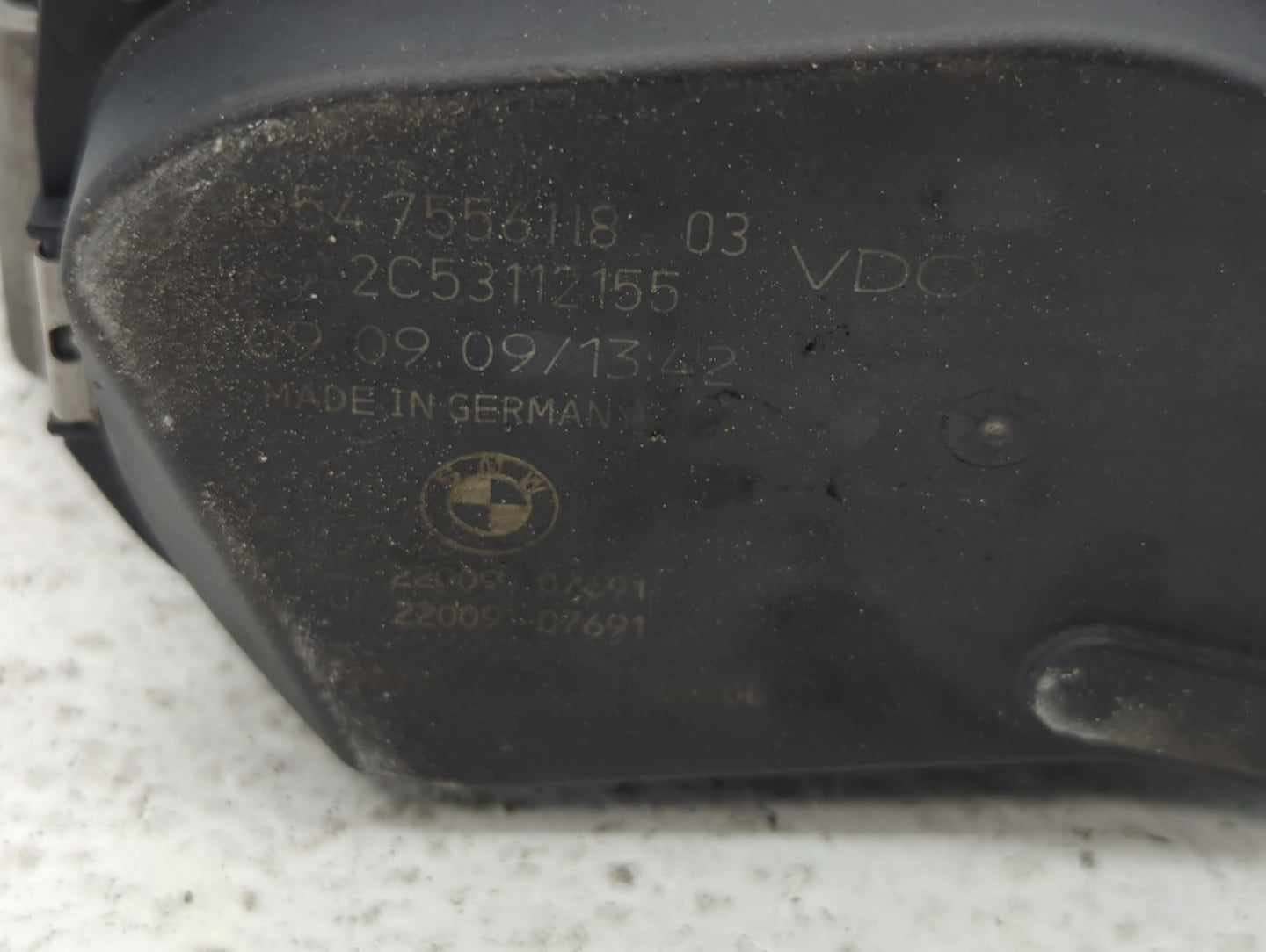 2008-2011 Bmw 528i Throttle Body P/N:1354 7556118-04 1354 7556118-03 Fits Fits 2007 2008 2009 2010 2011 2012 2013 OEM Used A