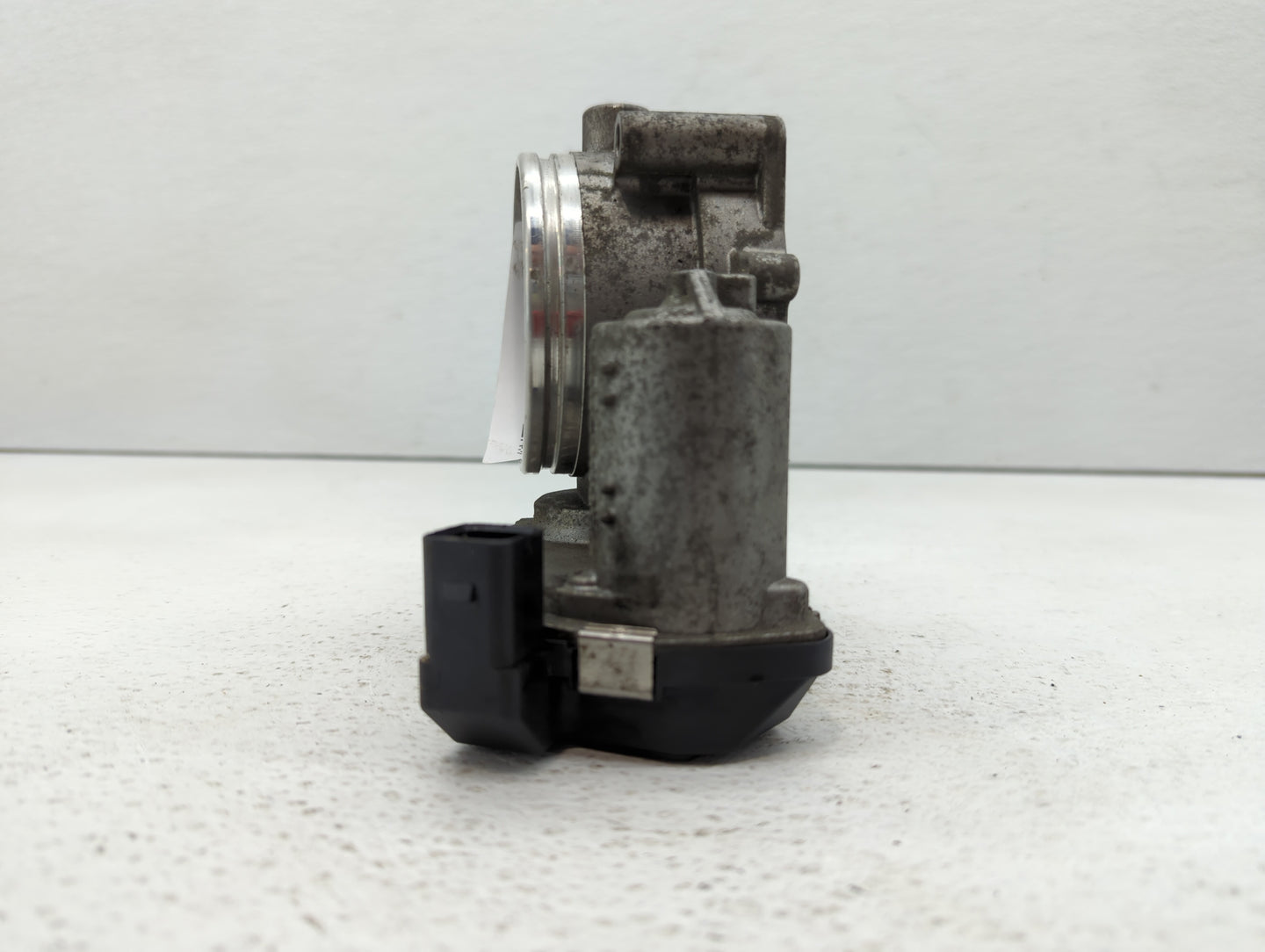 2008-2011 Bmw 528i Throttle Body P/N:1354 7556118-04 1354 7556118-03 Fits Fits 2007 2008 2009 2010 2011 2012 2013 OEM Used A