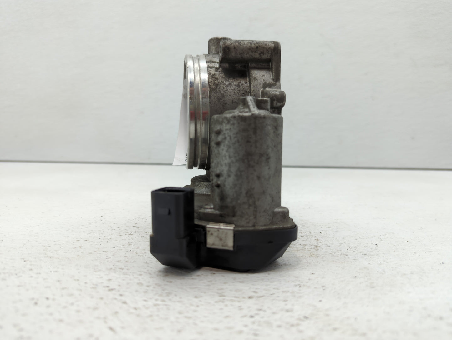 2008-2011 Bmw 528i Throttle Body P/N:1354 7556118-04 1354 7556118-03 Fits Fits 2007 2008 2009 2010 2011 2012 2013 OEM Used A