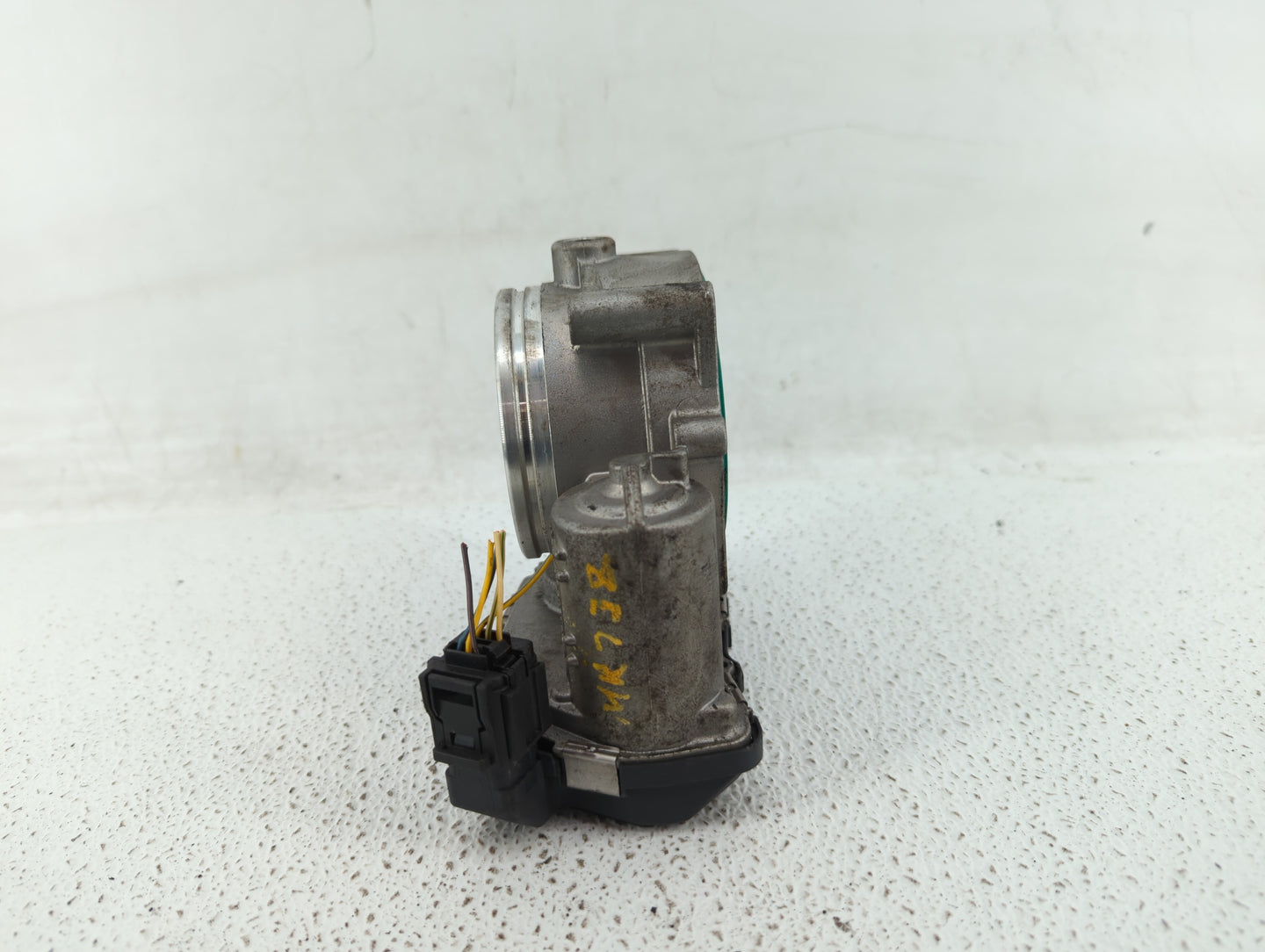 2008-2011 Bmw 528i Throttle Body P/N:1354 7556118-04 1354 7556118-03 Fits Fits 2007 2008 2009 2010 2011 2012 2013 OEM Used A