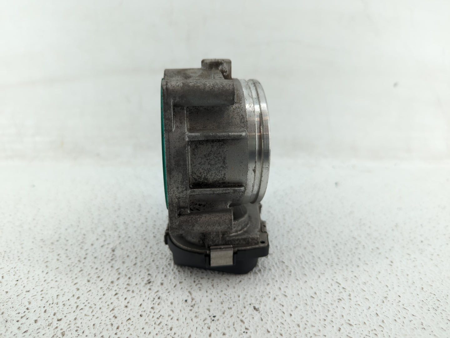 2008-2011 Bmw 528i Throttle Body P/N:1354 7556118-04 1354 7556118-03 Fits Fits 2007 2008 2009 2010 2011 2012 2013 OEM Used A