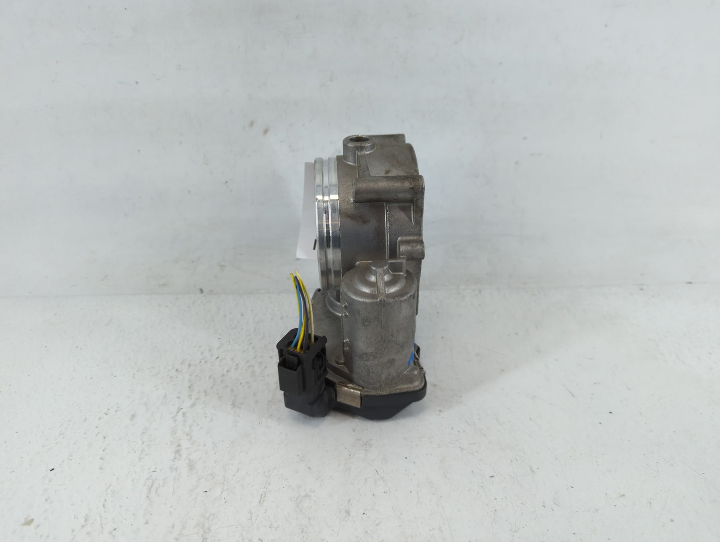 2008-2011 Bmw 528i Throttle Body P/N:1354 7556118 -03 A2C53112155 Fits Fits 2007 2008 2009 2010 2011 2012 2013 OEM Used Auto