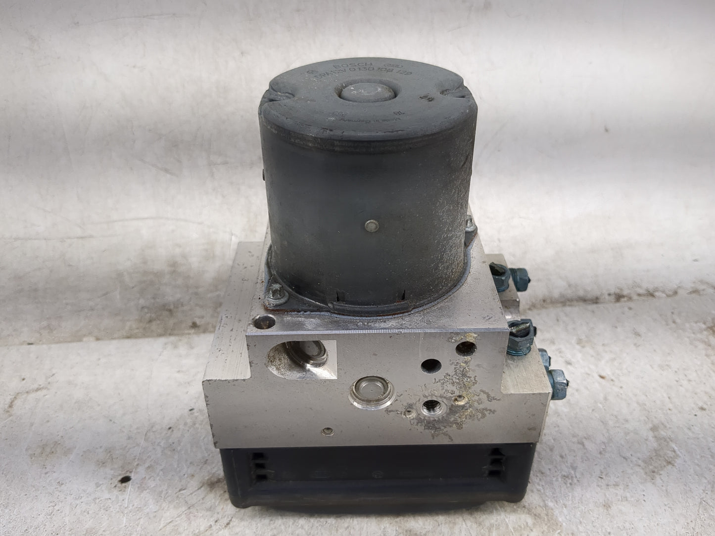 2010 Bmw 528xi ABS Pump Control Module Replacement P/N:0265960326 0265234508 Fits Fits 2008 2009 OEM Used Auto Parts - Oemus