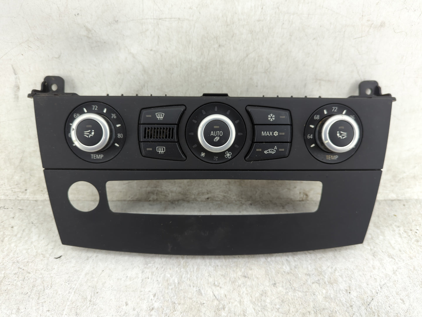 2008-2010 Bmw 535i Climate Control Module Temperature AC/Heater Replacement P/N:9177715-02 Fits Fits 2008 2009 2010 OEM Used