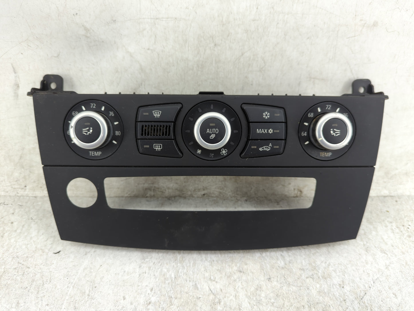 2008-2010 Bmw 535i Climate Control Module Temperature AC/Heater Replacement P/N:9177715-02 Fits Fits 2008 2009 2010 OEM Used